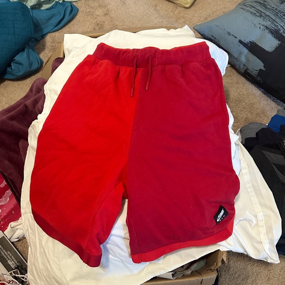 Jordan shorts worn a few times no holes or any marks.  Like new youth Xl - Picture 2 of 2